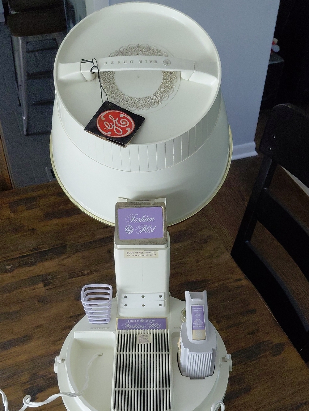 GE Fashion Mist Vintage White Salon Hair Dryer
